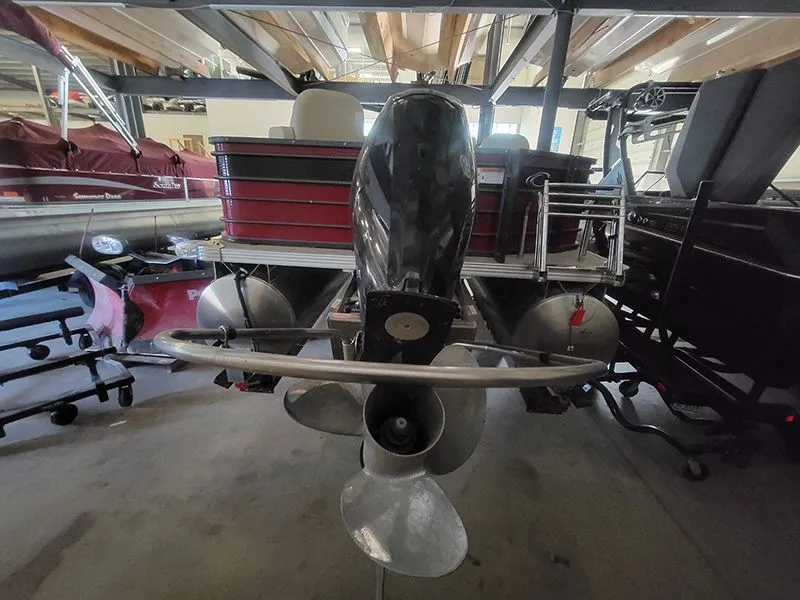 Slide: The Image of Crest 220 CLASSIC 2022 - 3