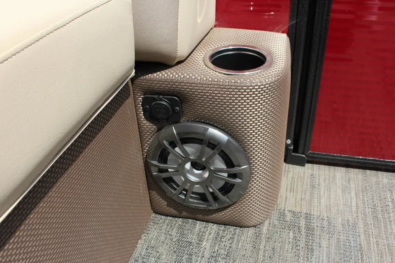 Slide: The Image of Crest Classic LX 220 SLC 2023 - 18