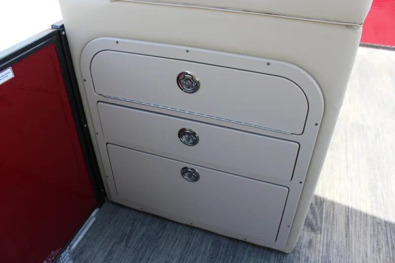 Slide: The Image of Crest Classic LX 220 SLC 2023 - 22