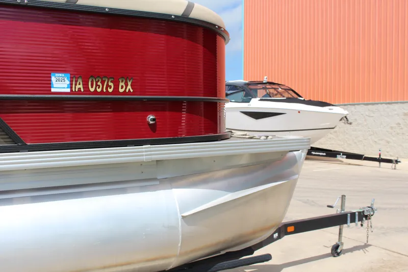 Slide: The Image of Crest Classic LX 220 SLC 2023 - 25