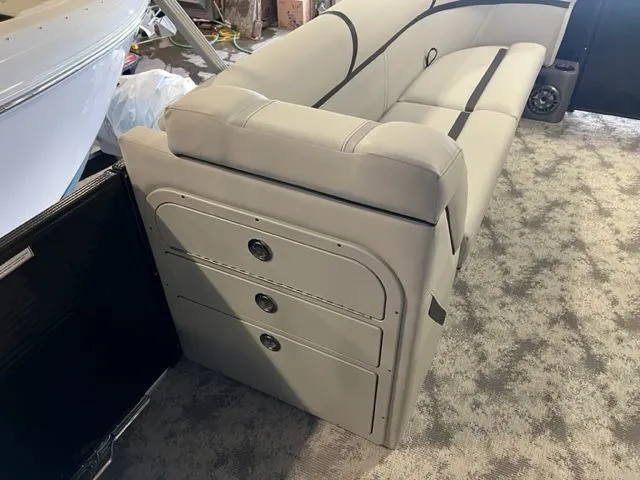 Slide: The Image of Crest Classic LX 240 SLSC 2023 - 12