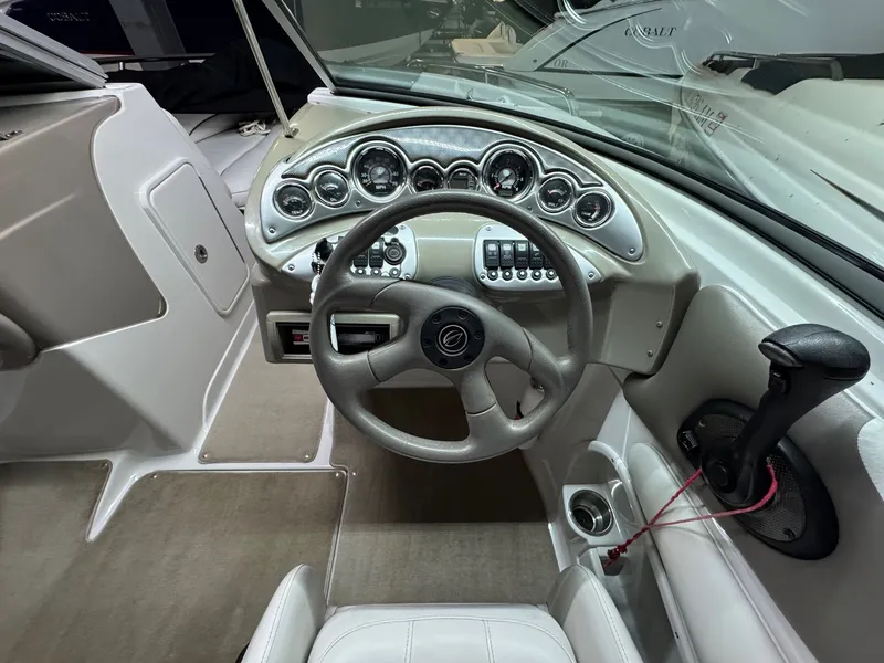 Slide: The Image of Crownline Boats 220 LS 2007 - 4
