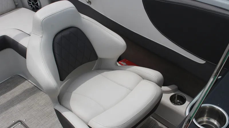 Slide: The Image of Crownline Boats 240 SS 2022 - 16