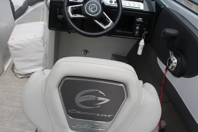 Slide: The Image of Crownline Boats 240 SS 2022 - 19