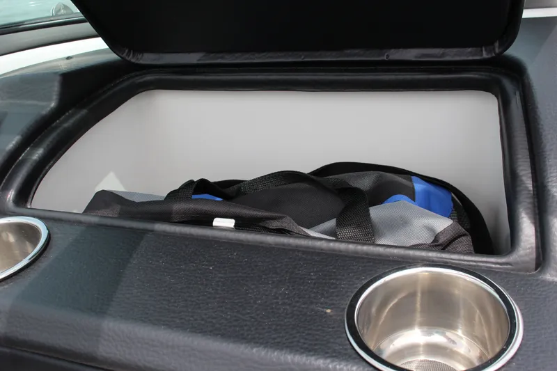 Slide: The Image of Crownline Boats 240 SS 2022 - 25