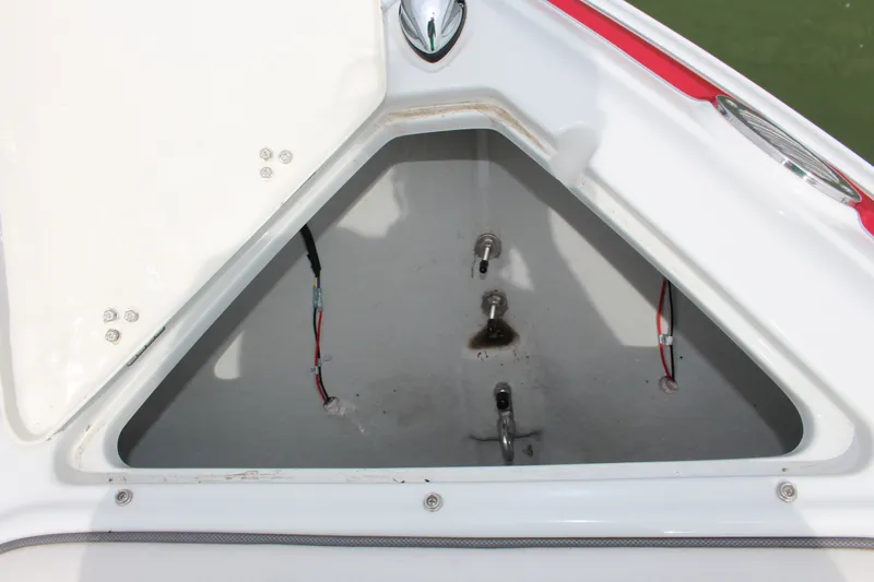 Slide: The Image of Crownline Boats 240 SS 2022 - 29