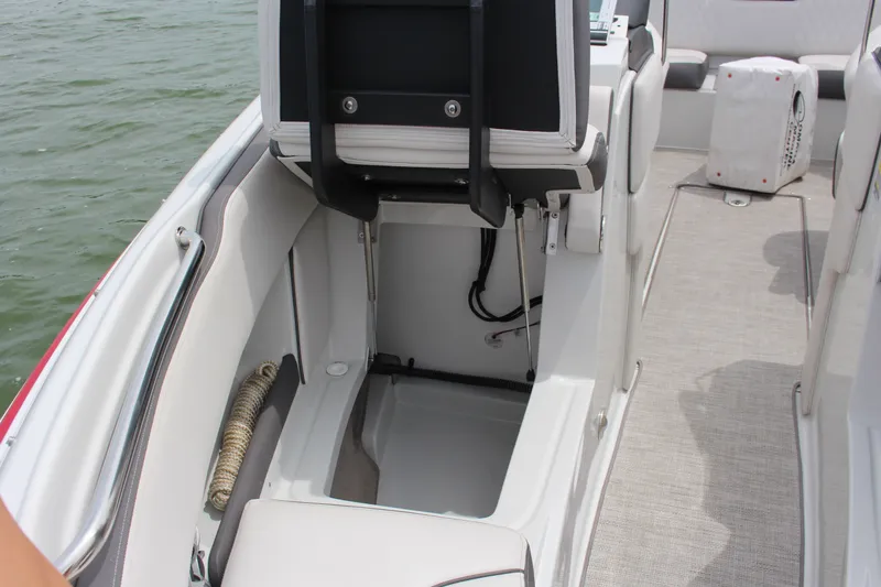 Slide: The Image of Crownline Boats 240 SS 2022 - 32