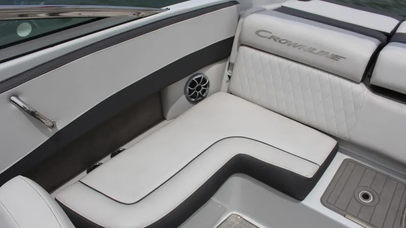 Slide: The Image of Crownline Boats 240 SS 2022 - 5