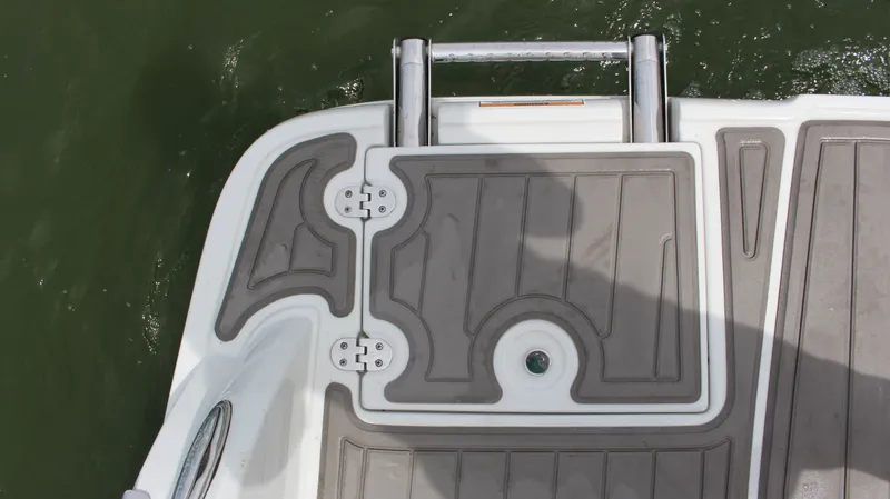 Slide: The Image of Crownline Boats 240 SS 2022 - 7