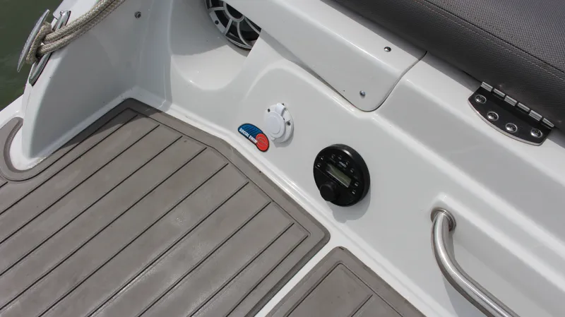 Slide: The Image of Crownline Boats 240 SS 2022 - 8