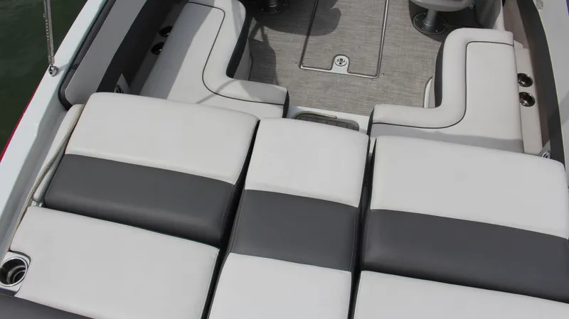 Slide: The Image of Crownline Boats 240 SS 2022 - 9