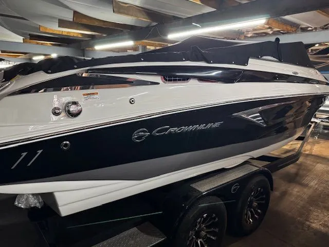 Slide: The Image of Crownline Boats 240 SS 2023 - 6