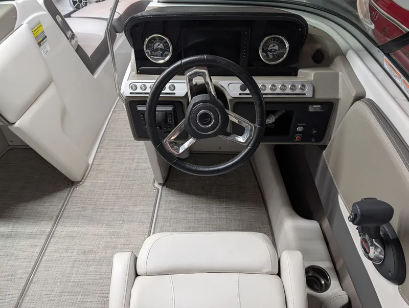 Slide: The Image of Crownline Boats 240 SS 2023 - 7