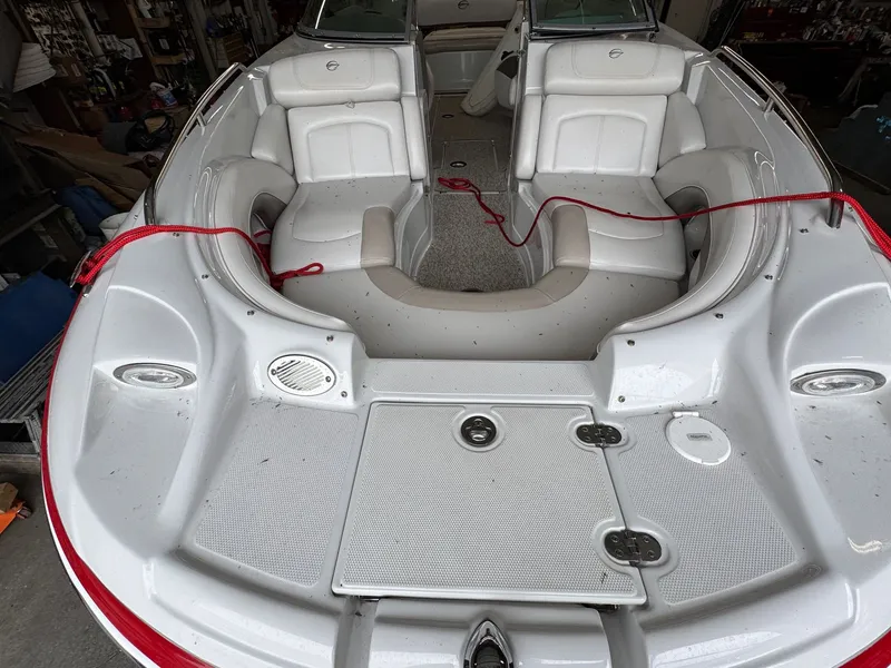 Slide: The Image of Crownline Boats 252EX 2011 - 4