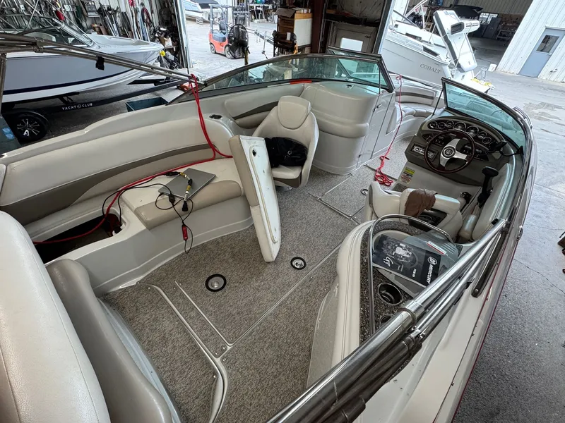 Slide: The Image of Crownline Boats 252EX 2011 - 5