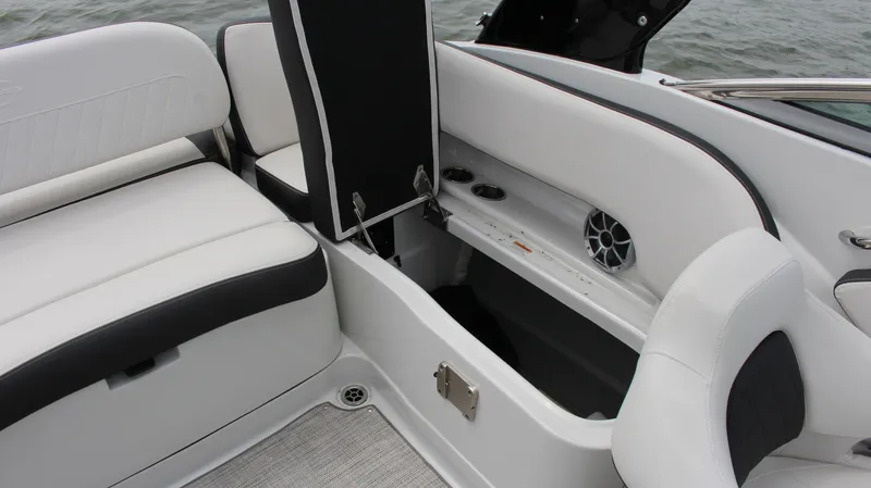 Slide: The Image of Crownline Boats 260 SS 2024 - 28