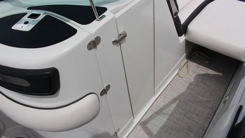 Slide: The Image of Crownline Boats 260 SS 2024 - 34