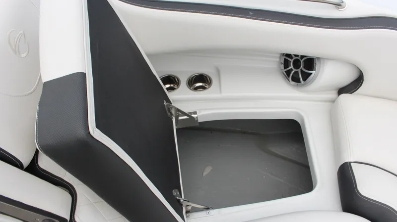 Slide: The Image of Crownline Boats 260 SS 2024 - 44