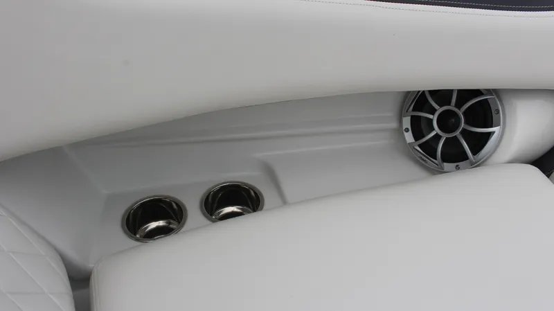 Slide: The Image of Crownline Boats 260 SS 2024 - 45