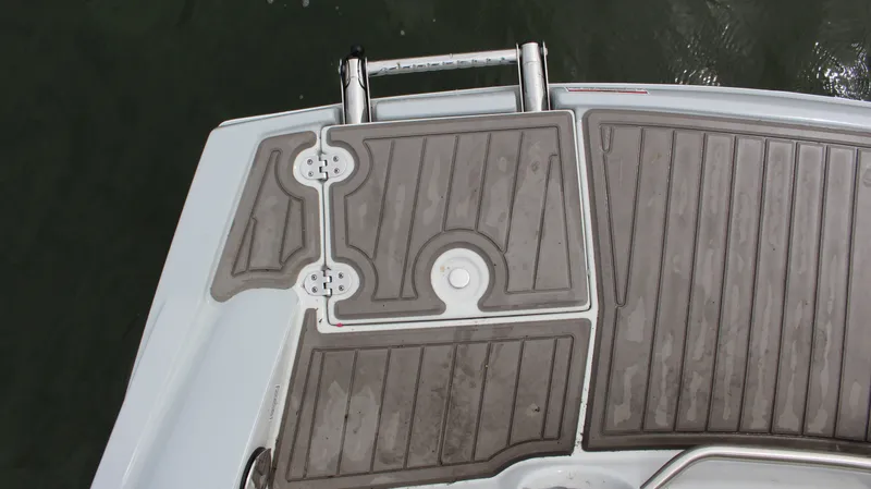 Slide: The Image of Crownline Boats 260 SS 2025 - 11