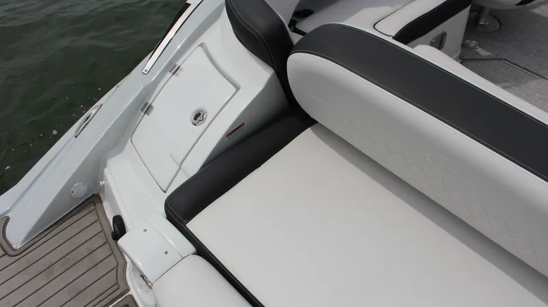 Slide: The Image of Crownline Boats 260 SS 2025 - 13