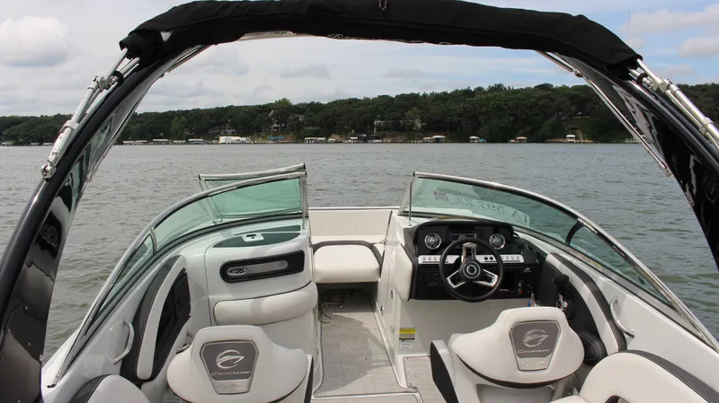 Slide: The Image of Crownline Boats 260 SS 2025 - 15
