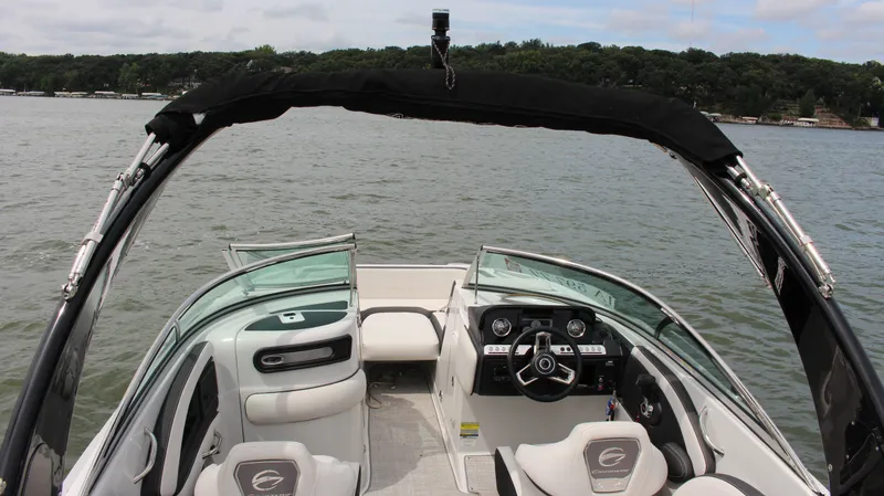 Slide: The Image of Crownline Boats 260 SS 2025 - 16