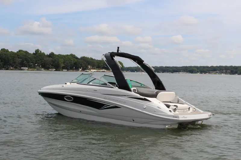 Slide: The Image of Crownline Boats 260 SS 2025 - 3