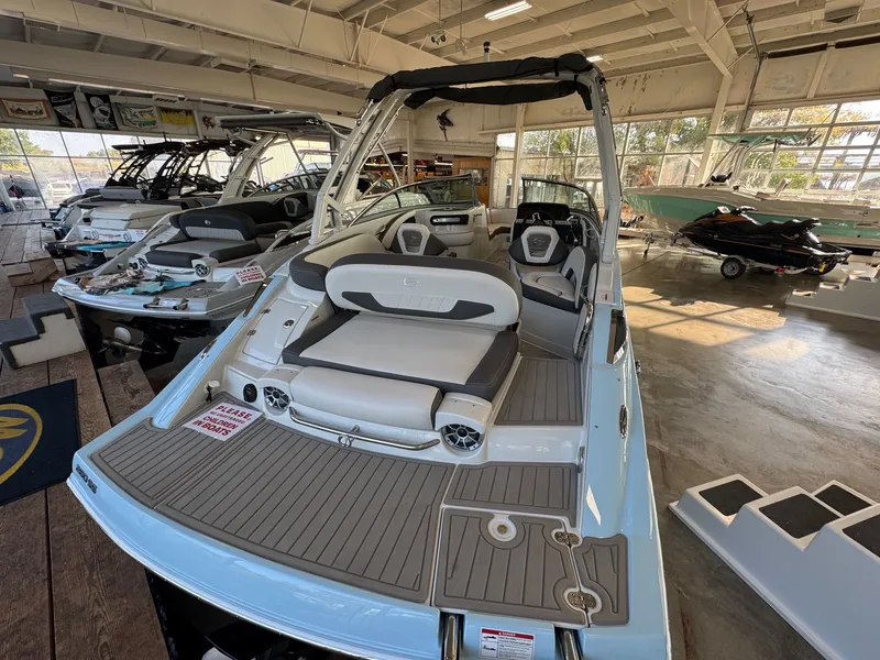 Slide: The Image of Crownline Boats 260 SS 2025 - 2