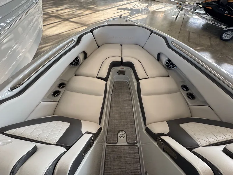 Slide: The Image of Crownline Boats 260 SS 2025 - 6