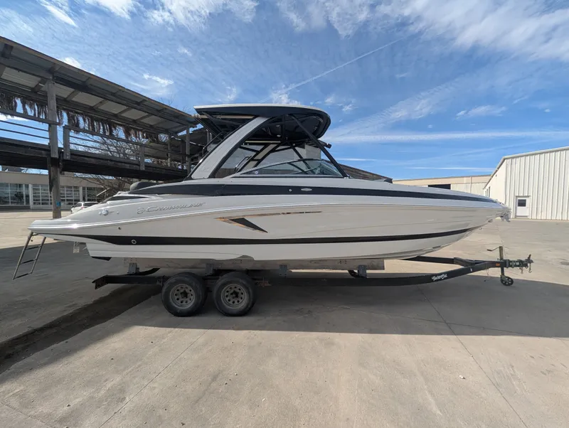 Slide: The Image of Crownline Boats 290SS 2025 - 12