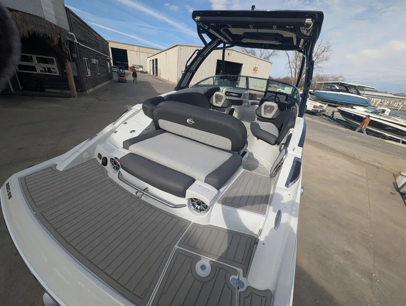 Slide: The Image of Crownline Boats 290SS 2025 - 13