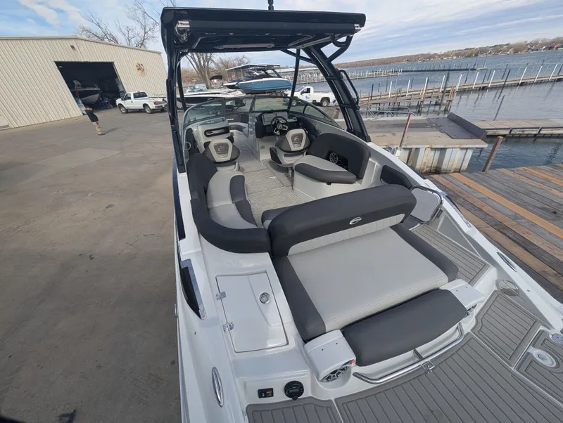 Slide: The Image of Crownline Boats 290SS 2025 - 14
