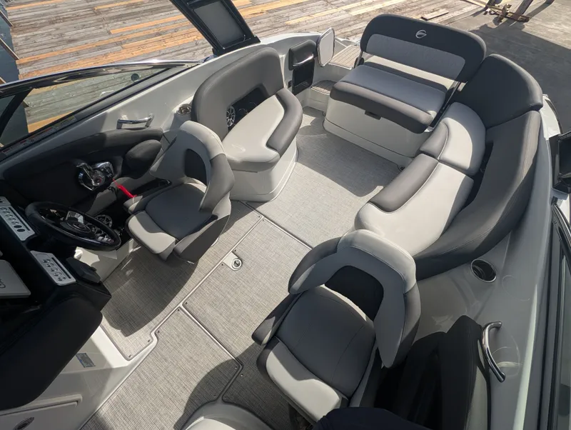 Slide: The Image of Crownline Boats 290SS 2025 - 16