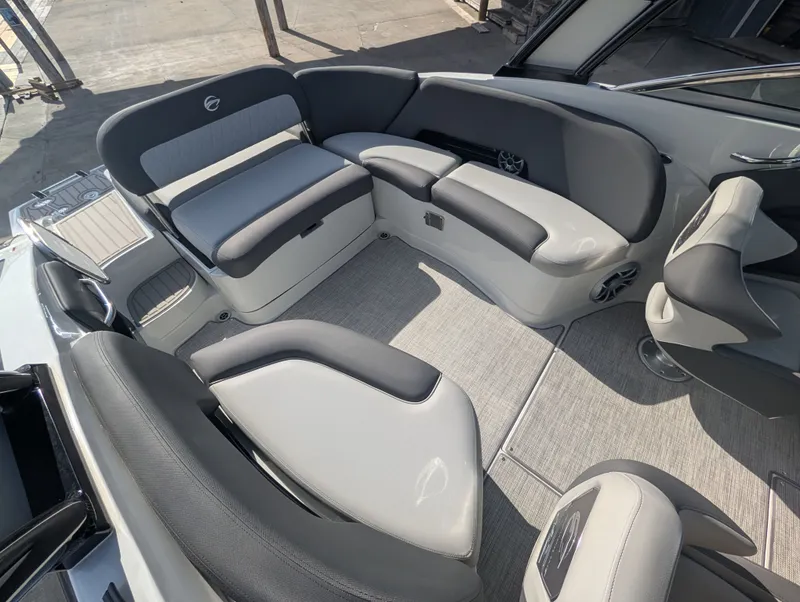 Slide: The Image of Crownline Boats 290SS 2025 - 25