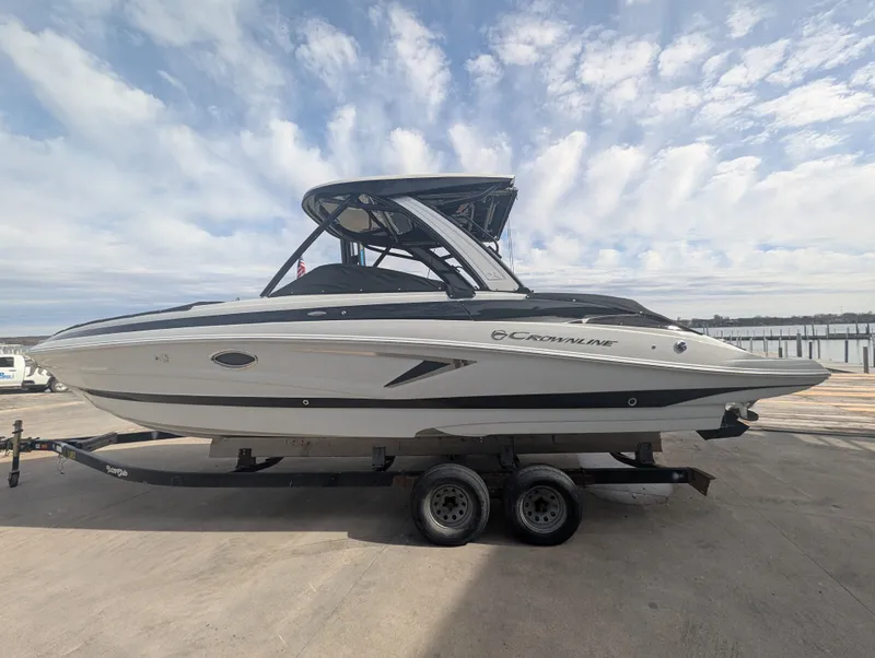Slide: The Image of Crownline Boats 290SS 2025 - 3