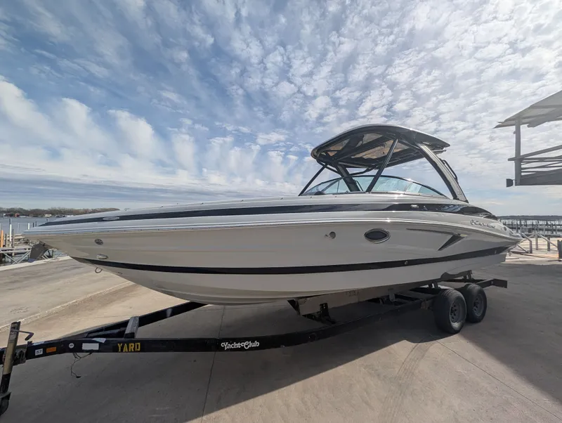 Slide: The Image of Crownline Boats 290SS 2025 - 7