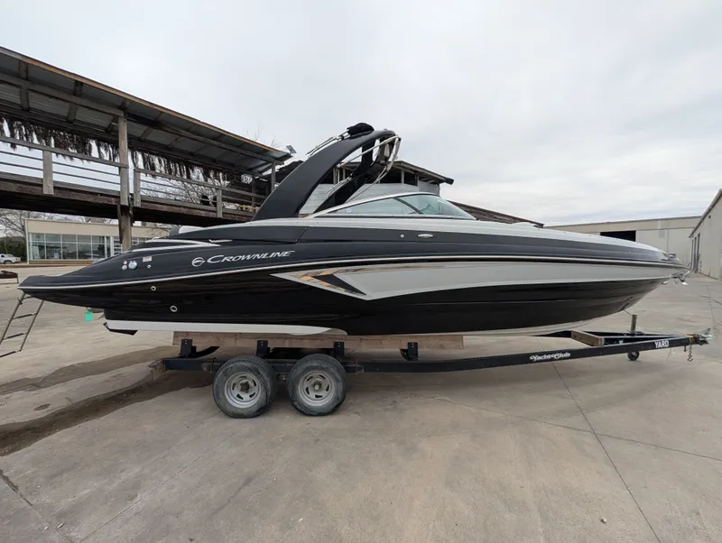 Slide: The Image of Crownline Boats 290SS 2024 - 12