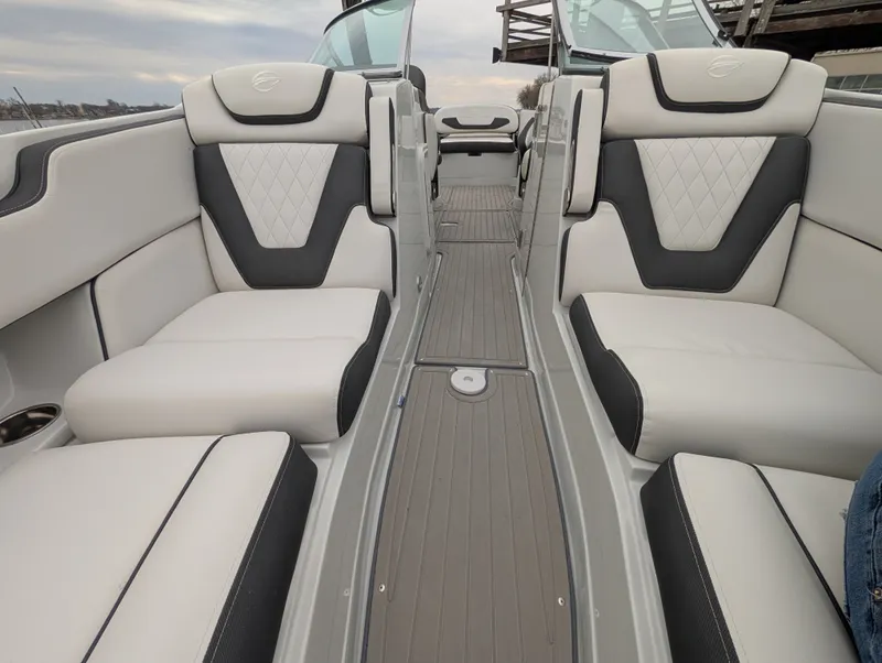 Slide: The Image of Crownline Boats 290SS 2024 - 20