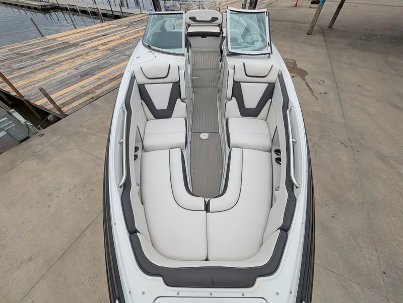 Slide: The Image of Crownline Boats 290SS 2024 - 22