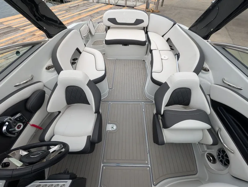 Slide: The Image of Crownline Boats 290SS 2024 - 24