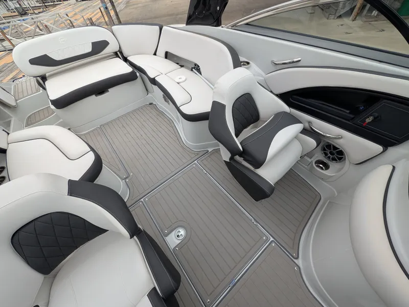 Slide: The Image of Crownline Boats 290SS 2024 - 27