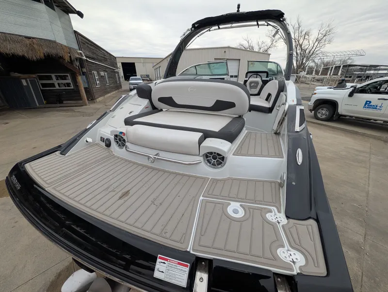 Slide: The Image of Crownline Boats 290SS 2024 - 4