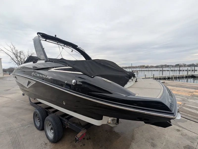 Slide: The Image of Crownline Boats 290SS 2024 - 5