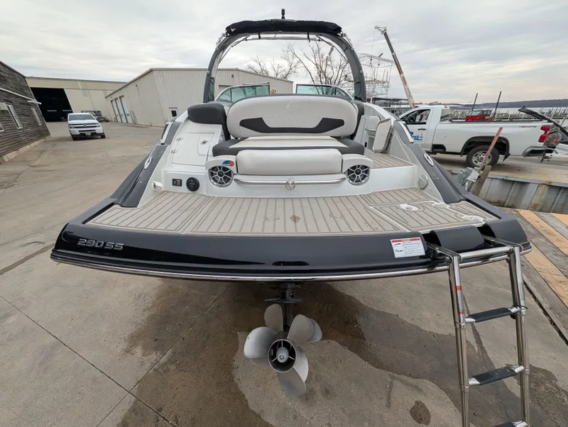 Slide: The Image of Crownline Boats 290SS 2024 - 8