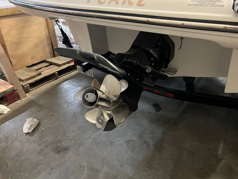 Slide: The Image of Crownline Boats Eclipse E1 2013 - 11