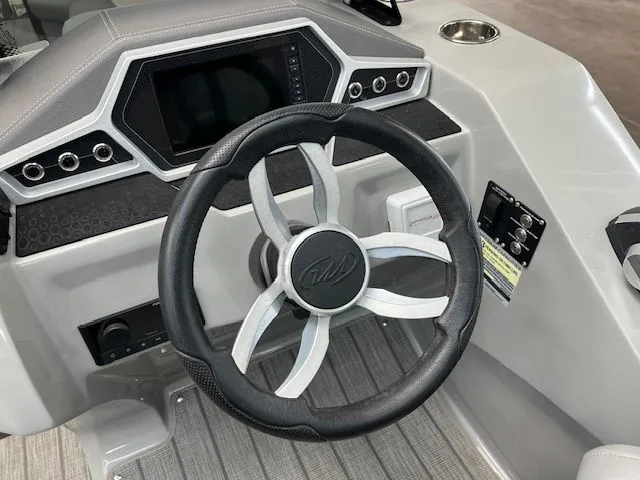 Slide: The Image of Manitou MB25 SHP 2022 - 8