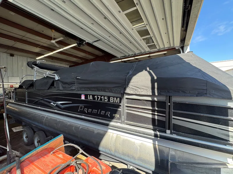 Slide: The Image of Premier Castaway 23 2014 - 3