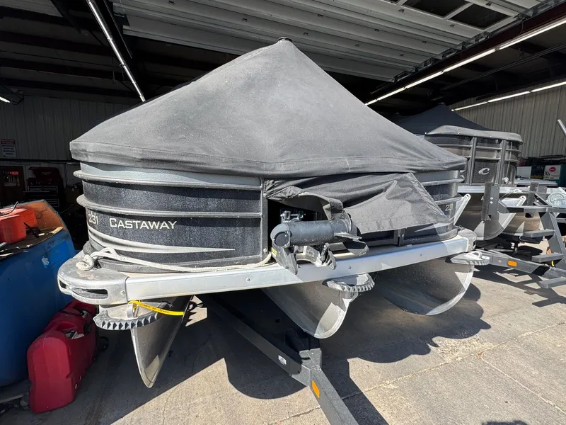 Slide: The Image of Premier Castaway 23 2014 - 4