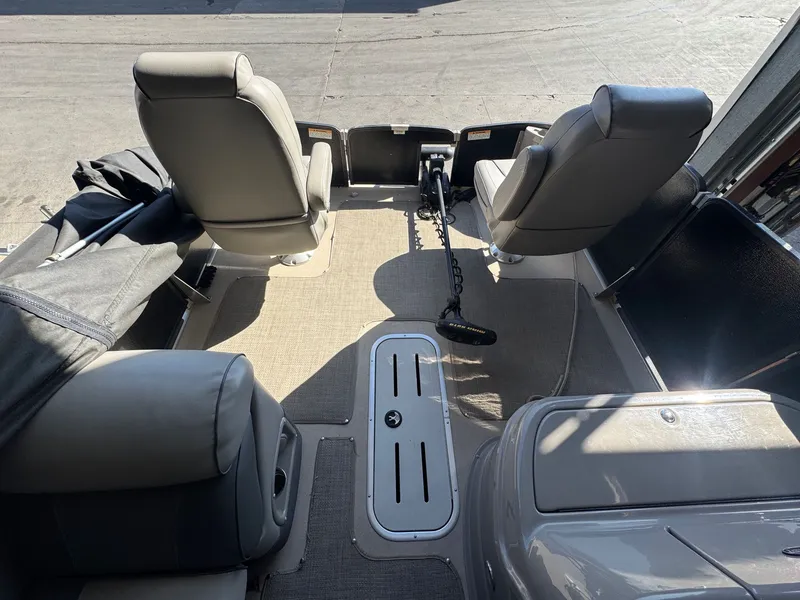 Slide: The Image of Premier Castaway 23 2014 - 9